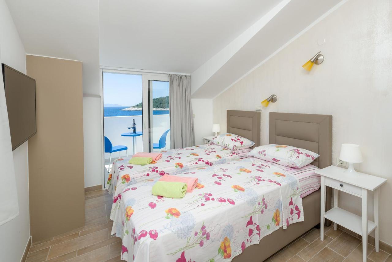 Luxury Bellavista Amazing Sea Holidays With Private Beach & Parking Milna  Exteriör bild