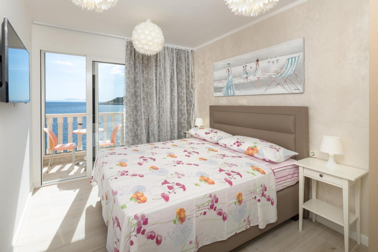 Luxury Bellavista Amazing Sea Holidays With Private Beach & Parking Milna  Exteriör bild