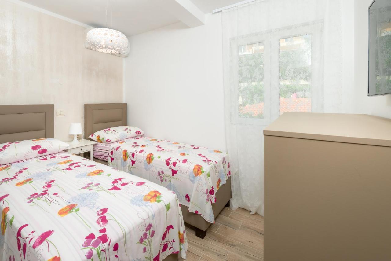 Luxury Bellavista Amazing Sea Holidays With Private Beach & Parking Milna  Exteriör bild