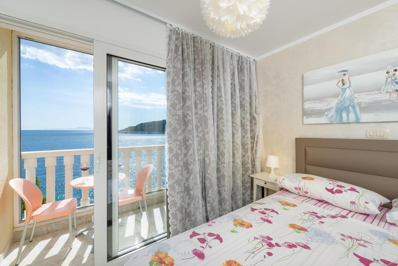 Luxury Bellavista Amazing Sea Holidays With Private Beach & Parking Milna  Exteriör bild