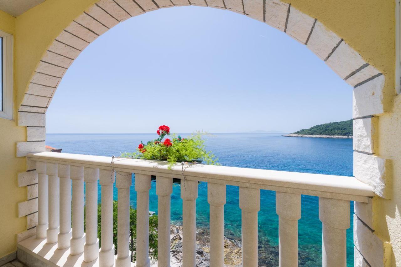 Luxury Bellavista Amazing Sea Holidays With Private Beach & Parking Milna  Exteriör bild
