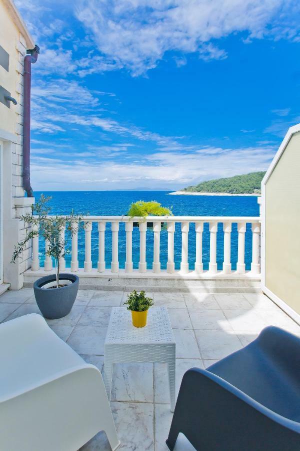 Luxury Bellavista Amazing Sea Holidays With Private Beach & Parking Milna  Exteriör bild