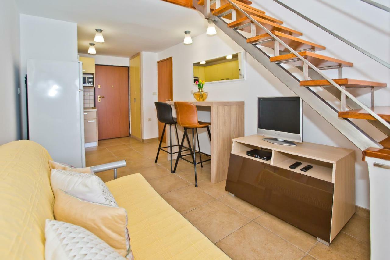 Luxury Bellavista Amazing Sea Holidays With Private Beach & Parking Milna  Exteriör bild