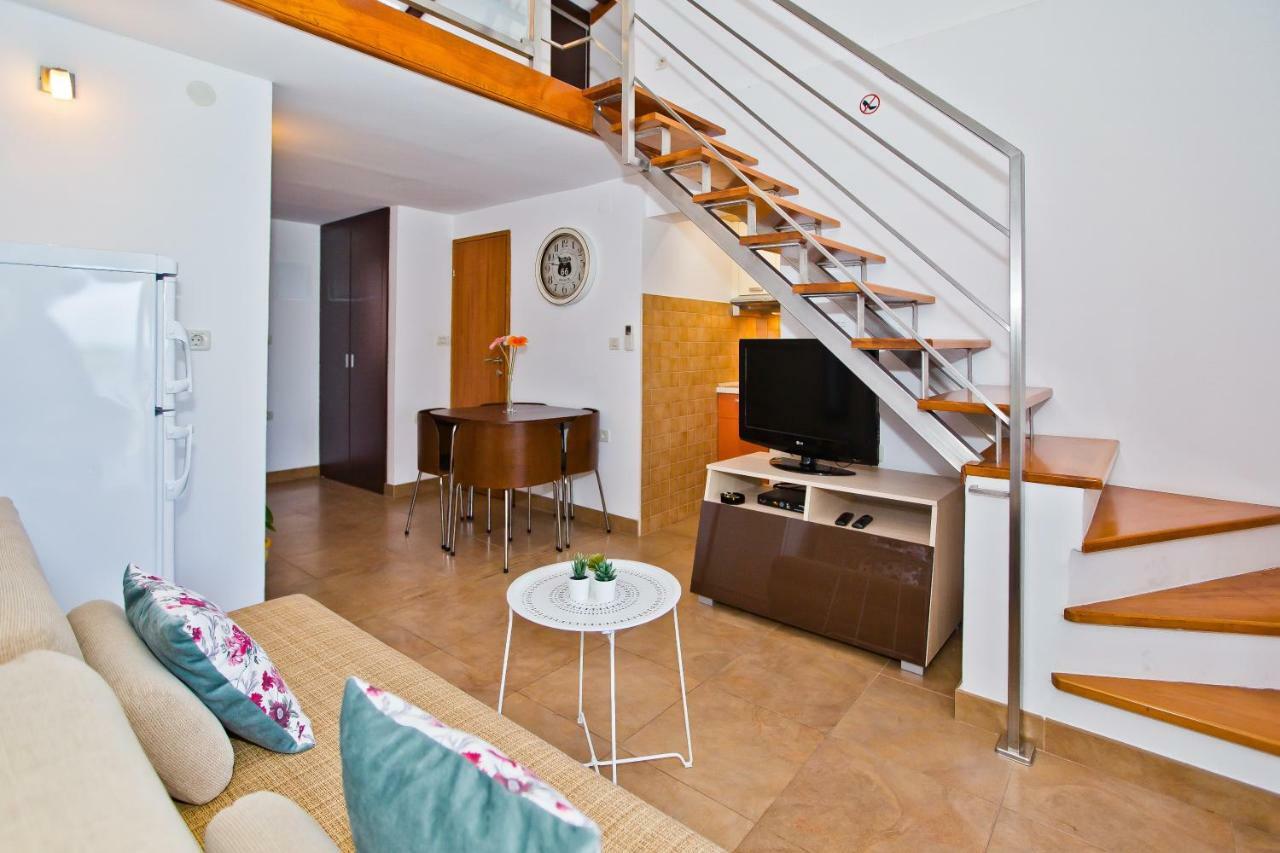 Luxury Bellavista Amazing Sea Holidays With Private Beach & Parking Milna  Exteriör bild