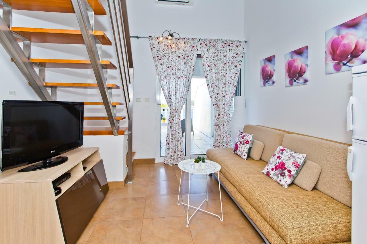 Luxury Bellavista Amazing Sea Holidays With Private Beach & Parking Milna  Exteriör bild